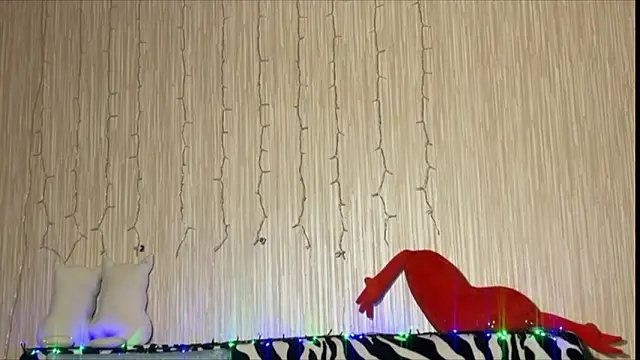 Asian Vi online show from March 2025 12:35:02 PM