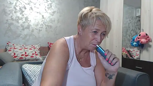 RosesandLillies online show from September 2025 05:16:01 PM