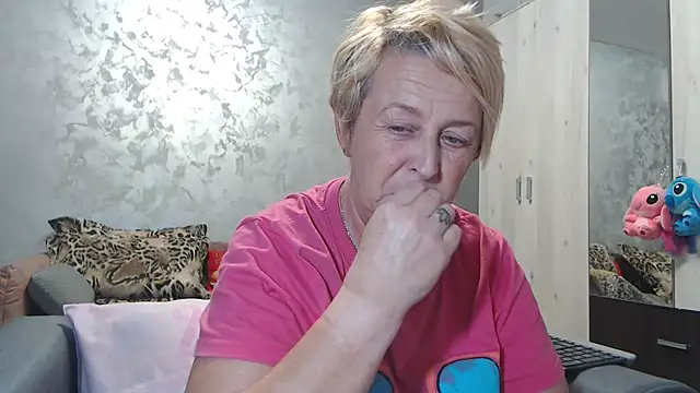 RosesandLillies online show from October 2025 03:40:02 PM