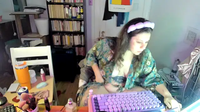 Rosiee69  online show from November 2025 04:42:01 PM