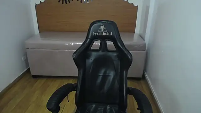 catalina25 t online show from October 2025 01:03:02 AM