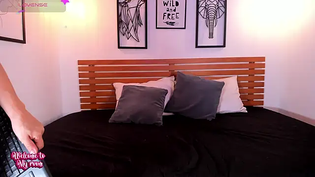 Snapshot of AbellaFox_ chatting on September 2025 07:41:02 PM AbellaFox online show from September 2025 07:41:02 PM