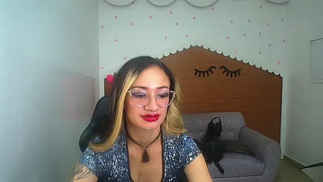 emily rousse t online show from March 2025 09:56:02 PM