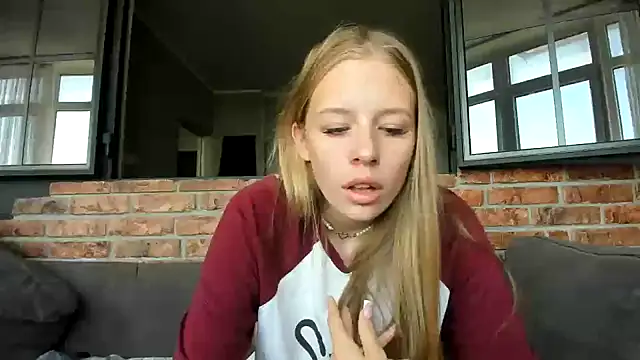 AnnNorriss online show from September 2025 06:04:02 AM