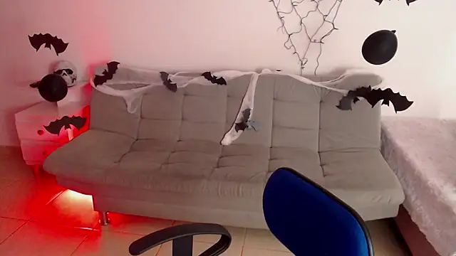 Snapshot of emily-777 chatting on October 2025 10:30:02 PM emily-777 online show from October 2025 10:30:02 PM