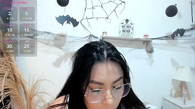 Snapshot of emily-777 chatting on October 2025 11:18:02 PM emily-777 online show from October 2025 11:18:02 PM