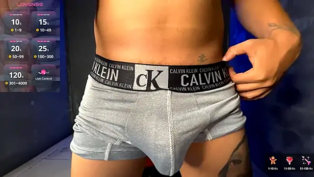 Snapshot of jeffvalemtino chatting on October 2025 11:01:02 PM jeffvalemtino online show from October 2025 11:01:02 PM