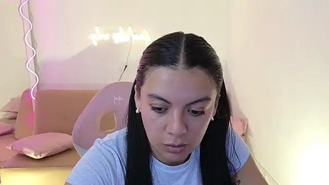 Coraline tay online show from February 2025 03:47:02 AM