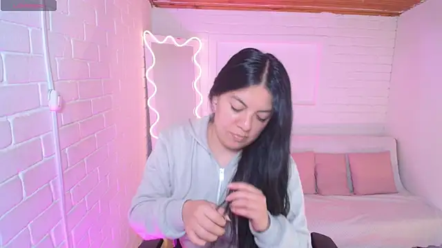 Coraline tay online show from September 2025 07:25:01 PM