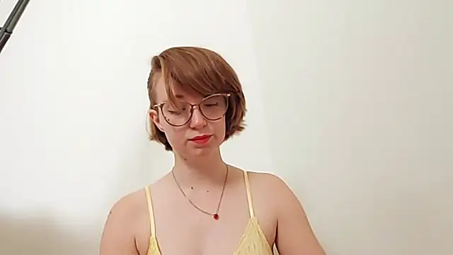 Snapshot of Elise_Nyx chatting on September 2025 01:01:01 PM Elise Nyx online show from September 2025 01:01:01 PM