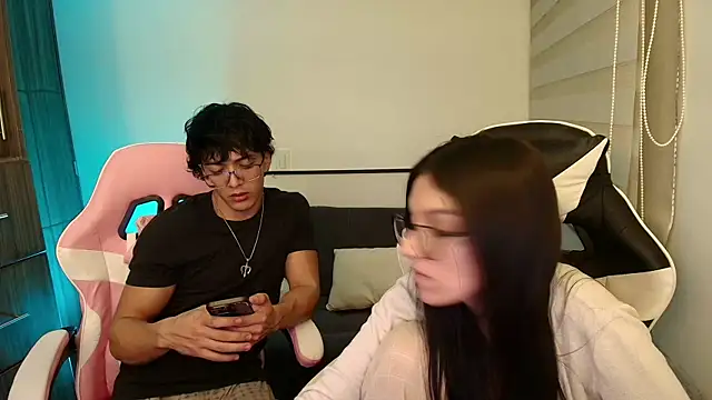 Snapshot of DesireLuxe chatting on November 2025 06:57:02 AM DesireLuxe online show from November 2025 06:57:02 AM