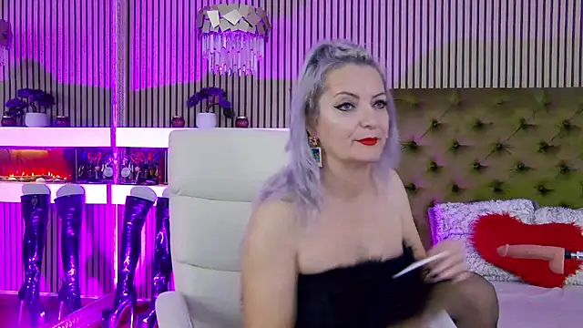 Snapshot of LadyTouch chatting on November 2025 12:32:01 AM LadyTouch online show from November 2025 12:32:01 AM