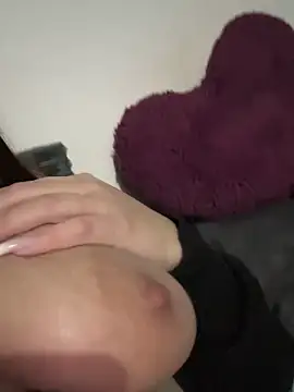 Snapshot of lola__med chatting on February 2025 09:33:02 PM lola med online show from February 2025 09:33:02 PM