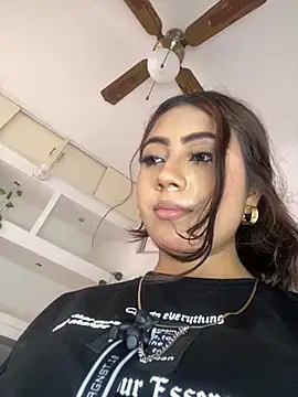 zoe mount online show from October 2025 06:15:02 PM