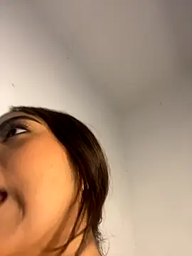 zoe mount online show from November 2025 06:41:04 PM