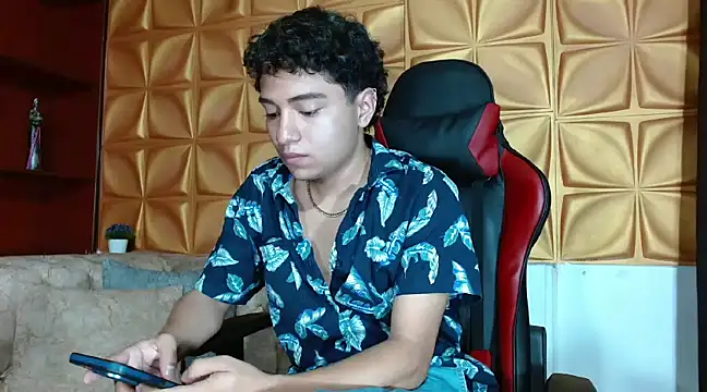 CamilowhiteS online show from February 2025 07:32:02 PM