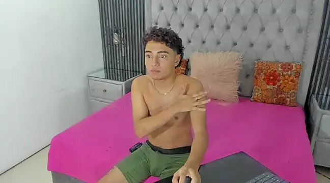 CamilowhiteS online show from February 2025 11:45:01 PM