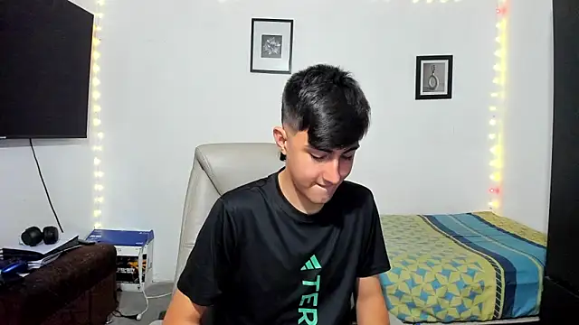 Snapshot of babymaik chatting on October 2025 05:32:01 AM babymaik online show from October 2025 05:32:01 AM