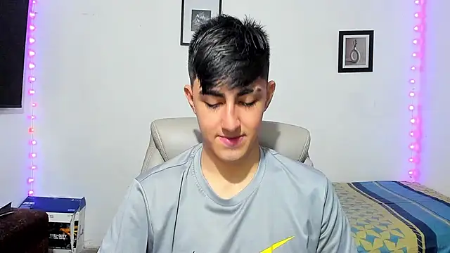 Snapshot of babymaik chatting on October 2025 08:22:01 PM babymaik online show from October 2025 08:22:01 PM