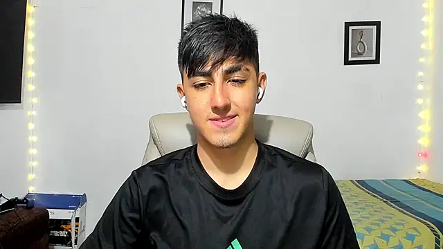 Snapshot of babymaik chatting on October 2025 08:19:01 PM babymaik online show from October 2025 08:19:01 PM