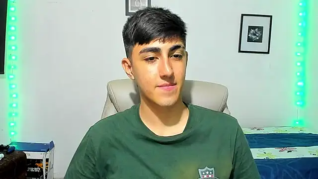 Snapshot of babymaik chatting on November 2025 05:17:01 AM babymaik online show from November 2025 05:17:01 AM