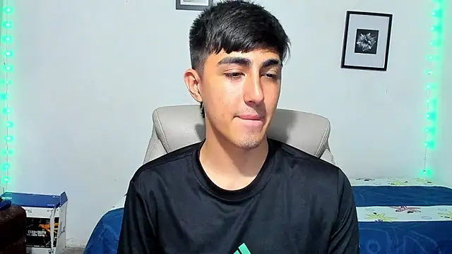 Snapshot of babymaik chatting on November 2025 05:12:03 AM babymaik online show from November 2025 05:12:03 AM