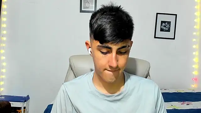 Snapshot of babymaik chatting on November 2025 05:28:02 AM babymaik online show from November 2025 05:28:02 AM