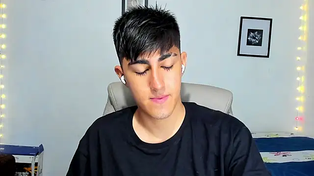 Snapshot of babymaik chatting on November 2025 07:42:02 AM babymaik online show from November 2025 07:42:02 AM