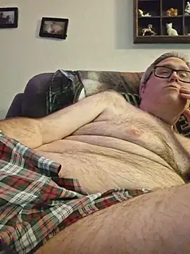 Snapshot of Smallone327 chatting on November 2025 05:07:01 AM Smallone327 online show from November 2025 05:07:01 AM