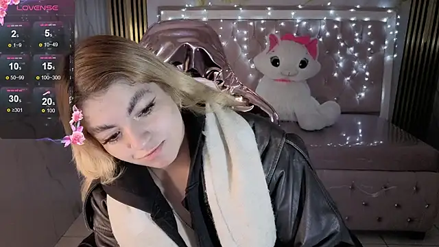 lili conor s online show from November 2025 03:17:01 AM