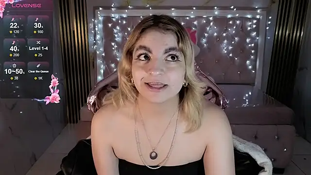 lili conor s online show from November 2025 03:29:01 AM