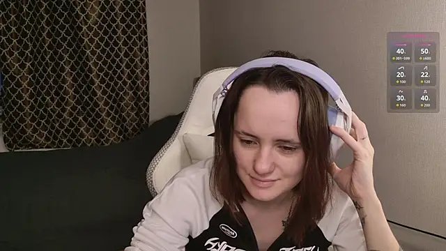 Luna Loveee online show from October 2025 03:45:02 AM