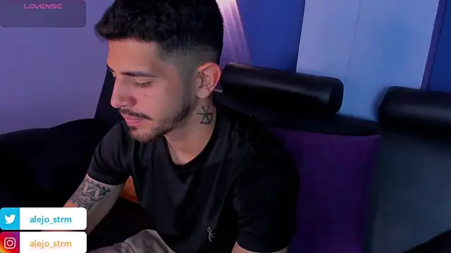 Snapshot of AlejandroStormm chatting on October 2025 09:12:02 PM AlejandroStormm online show from October 2025 09:12:02 PM