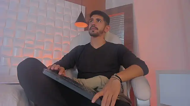 Snapshot of AlejandroStormm chatting on October 2025 08:52:01 PM AlejandroStormm online show from October 2025 08:52:01 PM