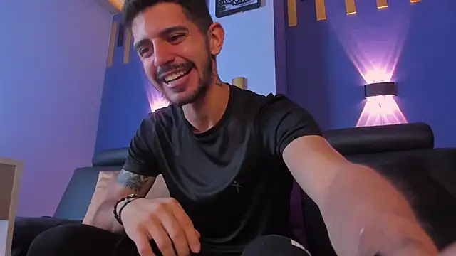 Snapshot of AlejandroStormm chatting on October 2025 08:53:02 PM AlejandroStormm online show from October 2025 08:53:02 PM