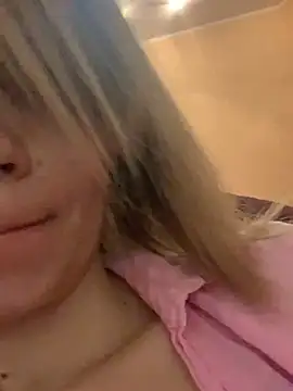 Ella Pearlie online show from February 2025 11:19:02 PM