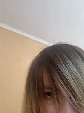 Ella Pearlie online show from February 2025 01:41:01 PM
