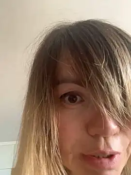 Ella Pearlie online show from February 2025 01:36:01 PM
