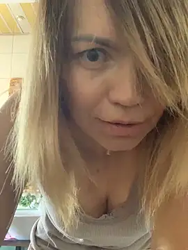 Ella Pearlie online show from March 2025 09:29:01 AM
