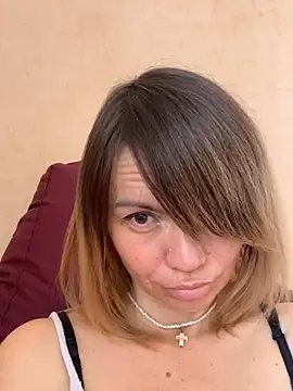 Ella Pearlie online show from March 2025 09:38:01 AM