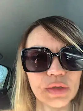 Ella Pearlie online show from March 2025 12:50:02 PM