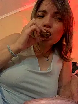 Ella Pearlie online show from September 2025 07:36:01 PM