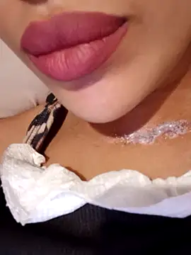 Snapshot of Sexlove1xo chatting on November 2025 12:51:02 PM Sexlove1xo online show from November 2025 12:51:02 PM