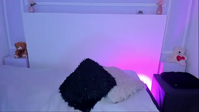 JasmineBella0 online show from October 2025 03:45:01 PM