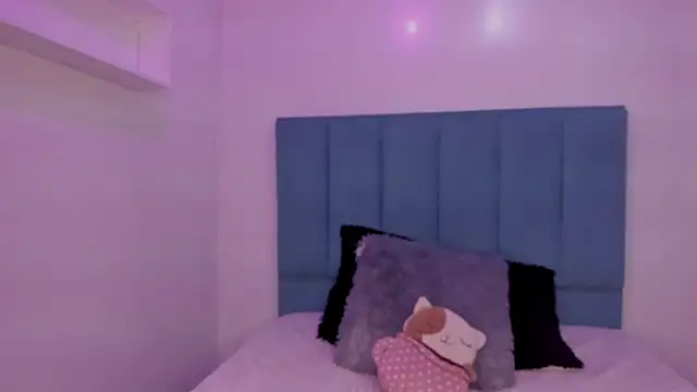 Anniie  Evans online show from October 2025 02:25:02 PM