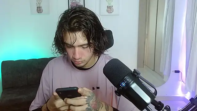SebasxxL1 online show from February 2025 11:43:01 AM