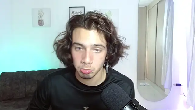 SebasxxL1 online show from February 2025 06:26:02 PM