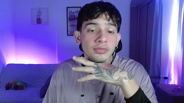 SebasxxL1 online show from March 2025 05:29:01 PM