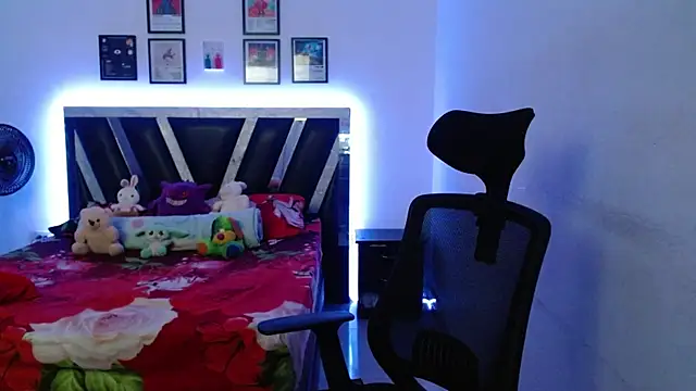 SebasxxL1 online show from September 2025 06:33:02 PM