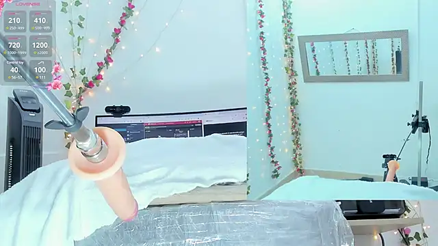 Snapshot of Genesis_Love__ chatting on February 2025 12:52:02 PM Genesis Love online show from February 2025 12:52:02 PM